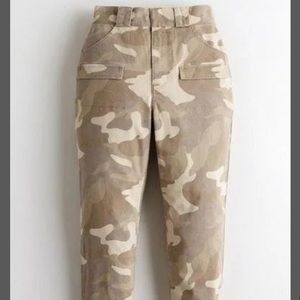 Women’s Camo Pants